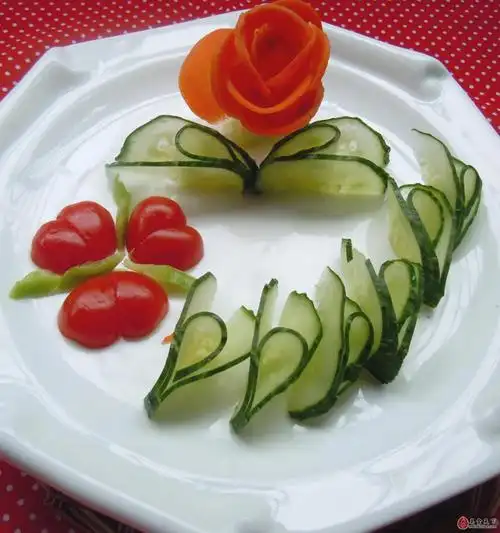 菜盘不在孤单花样围边