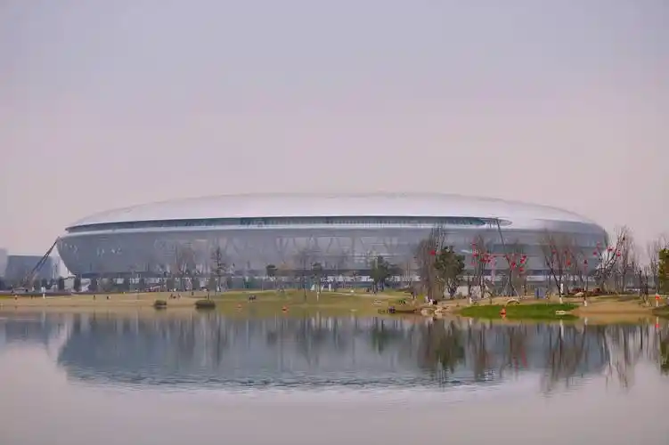 成都大运会主场馆值得一看!_东安_体育_公园