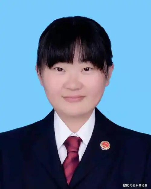 李 瑾第三检察部书记员作为一名检察干警,要真正汲取全会精神力量,补