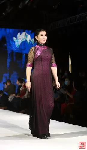 在棉3创意街区1921艺术空间举行.(旗袍走秀)