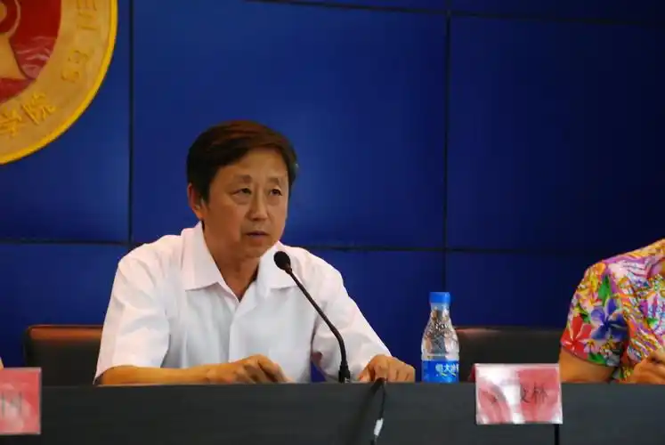 研究所所长张万强,社会学研究所所长王磊,地方党史研究所副所长张万杰