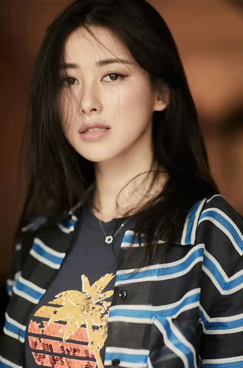 演员朱珠的成名之路,和她生命中爱过的4个重要的男人