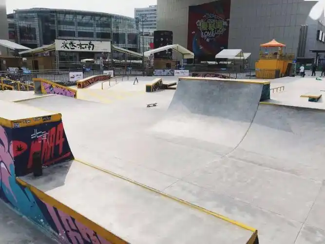 pump track 波浪道竞速丰厚滑板奖品报名方式 · 现场报名 / 需