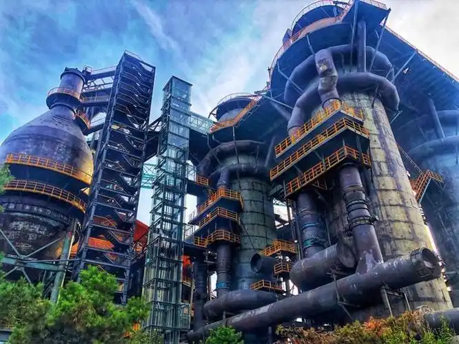 迁钢,首秦,冷轧,首钢京唐钢铁厂相继建成投产;新钢厂总体技术装备达到