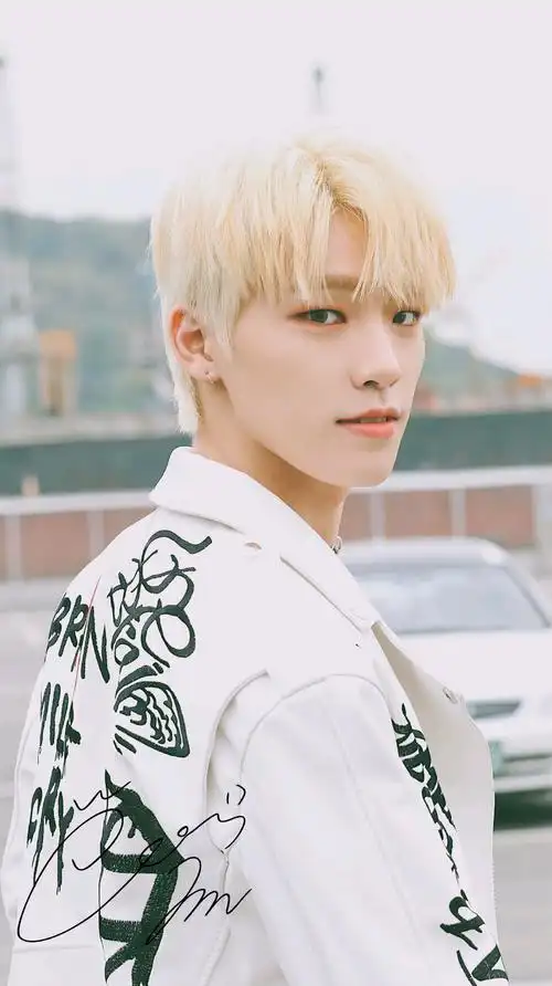 【seventeen新年特辑】当你穿超短裙出门 婆婆闷死队performence team