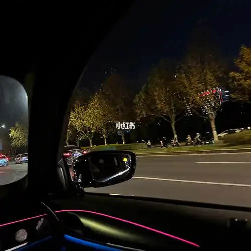 或许不是你忘不了 是你见的人太少#随手拍  #车窗拍照  #素材  #夜景