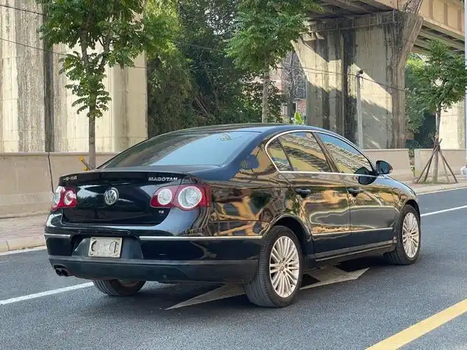 【南宁】2010年11月 大众 迈腾 2011款 2.0tsi dsg豪华型 自动档