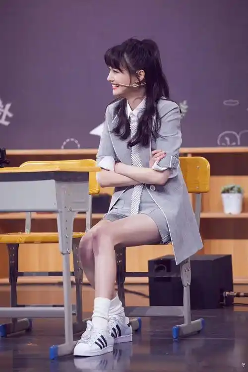 郑爽多少斤郑爽有多高多重