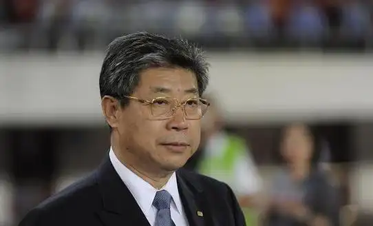 张吉龙获亚足联最高荣誉"亚洲之钻"奖