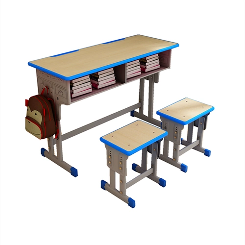 课桌椅小学生
