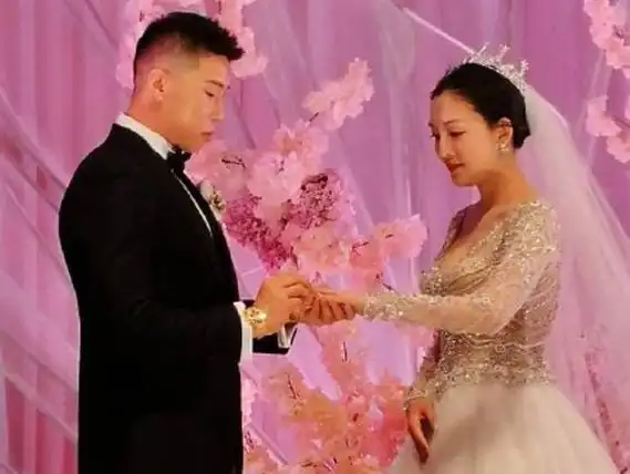 德云社烧饼的老婆叫什么 并非郭柯彤!妻子正面照曝光