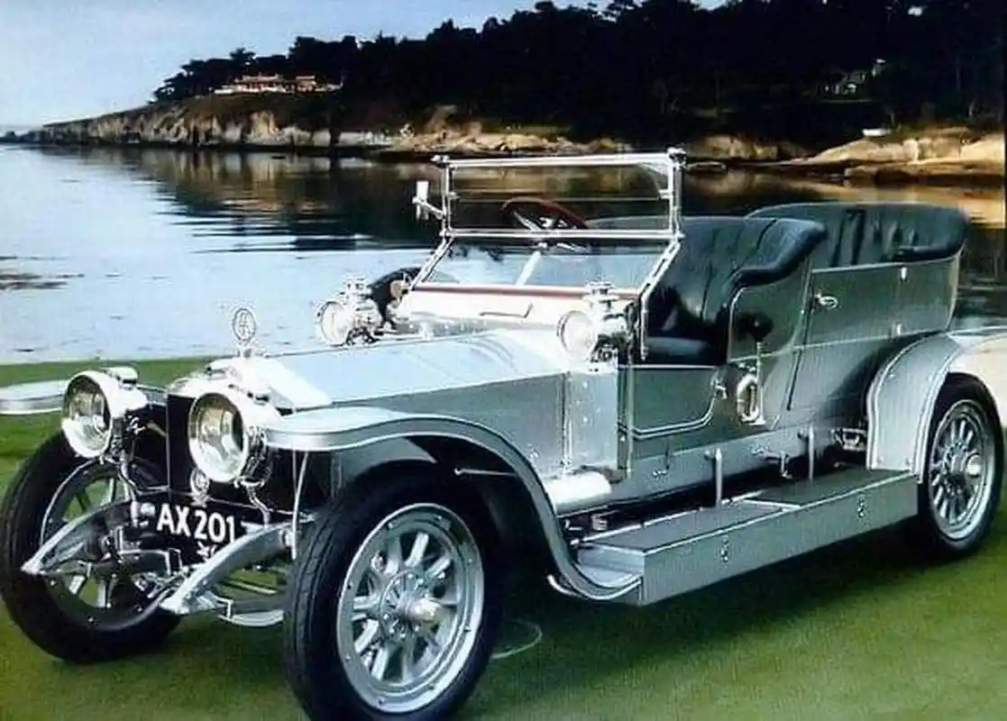 1907年,劳斯莱斯银色幽灵