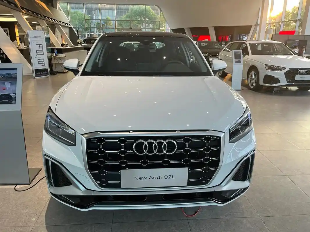 奥迪q2l.喜欢它行云流水般顺滑的车型以及那丝毫不显突兀的硬 - 抖音