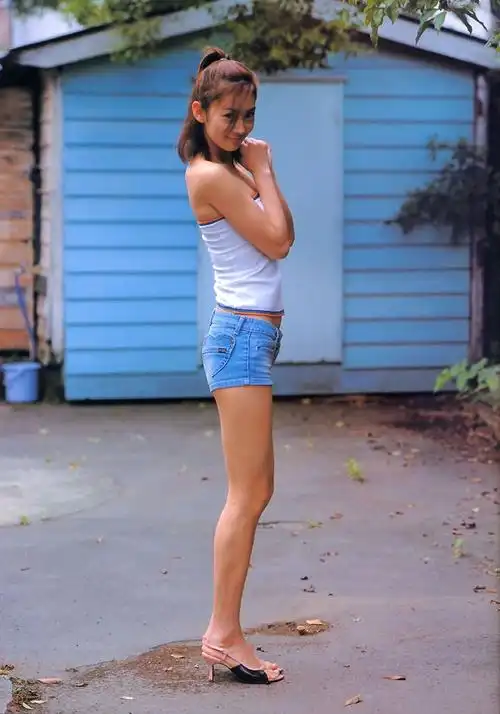 伊东美咲写真-717x1024.80k.大图-明星写真馆n63.com