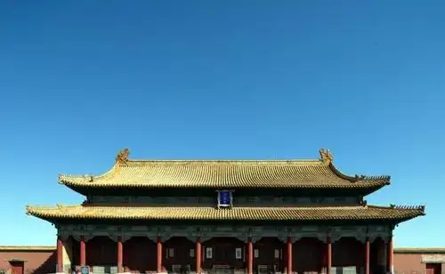 在这一天,如果是固伦公主,还要在保和殿和皇太宫再举行一次宴席,基本