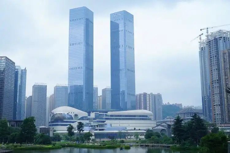 双子塔贵阳花果园城市地标双子塔海豚广场花果园是亚洲最大城市小区人