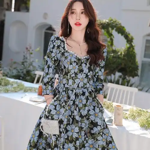 法式碎花连衣裙女夏季新款设计感小众裙子方领套头短袖高腰提花裙