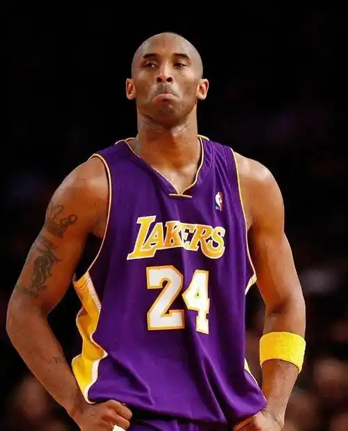 回忆不会褪色记忆不会消失科比紫金战袍