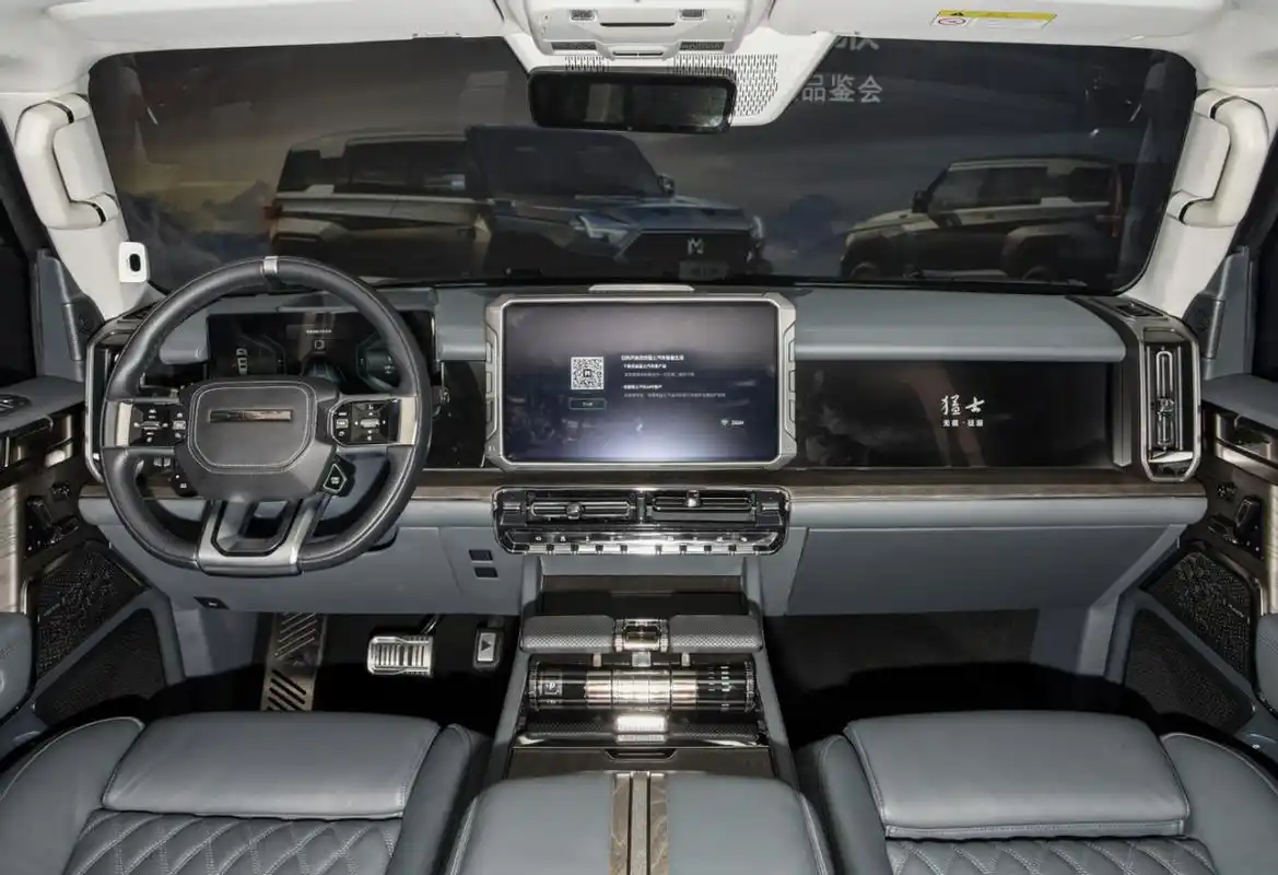 预售价70万起 猛士917内饰实拍图首发 下半年开启交付