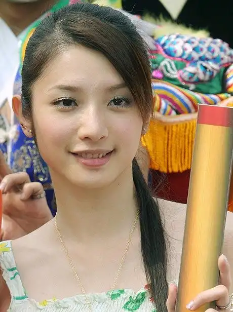 许玮伦人生种种成追忆 红颜凋零旧梦成憾