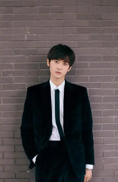 赵志伟帅气迷人西装写真图片66