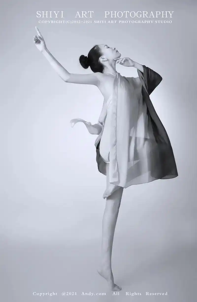 瑜伽摄影|光影情绪 #舞蹈艺术写真 #瑜伽 #舞蹈摄影 # - 抖音