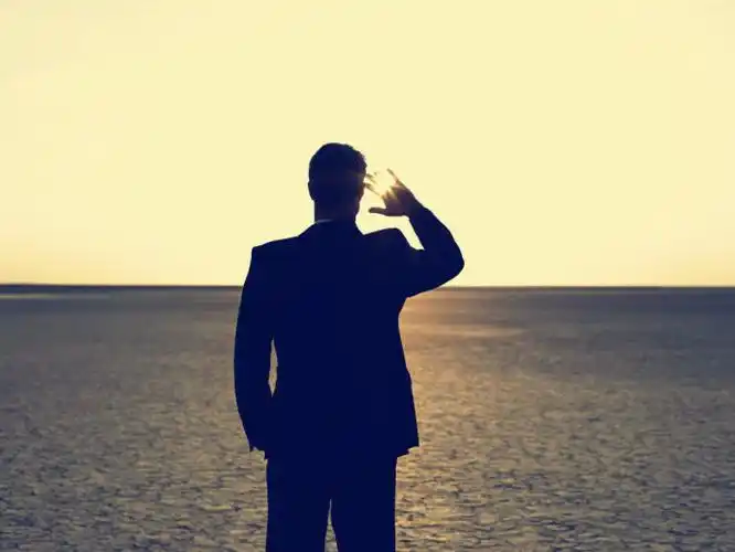 互动问答| 一个坚强的单身男人是怎样的?