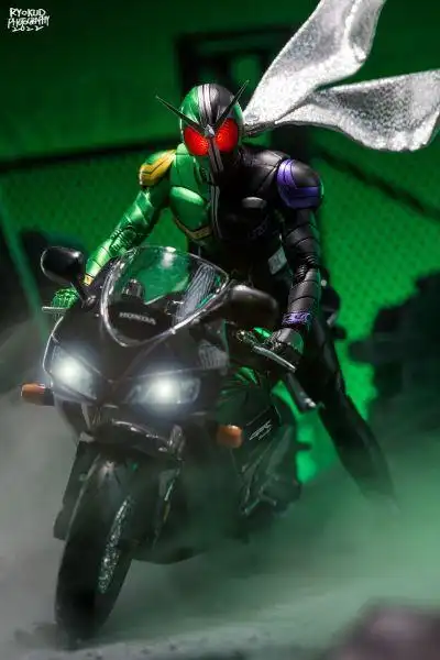 figuarts(真骨雕制法) 风都侦探 假面骑士双骑 疾风王牌形态 改编动画