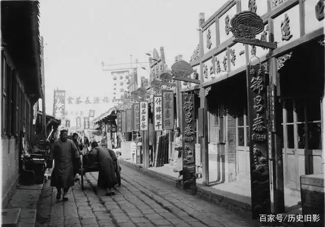 1931年的山东烟台老照片,蓬莱城内的鼓楼古建筑与蓬莱阁