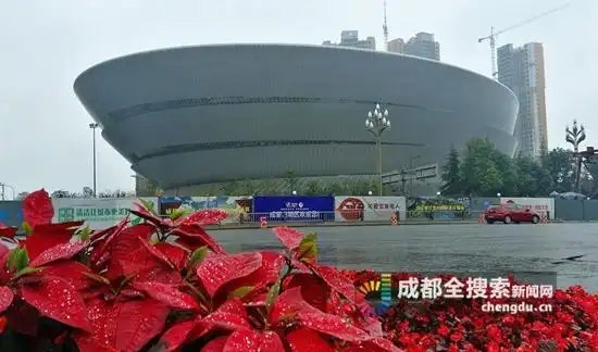 五粮液成都演艺中心揭牌明晚将迎来首场音乐秀