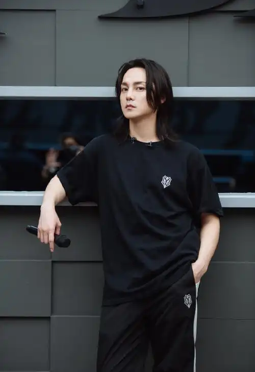 披荆斩棘的哥哥尹正剧照图片