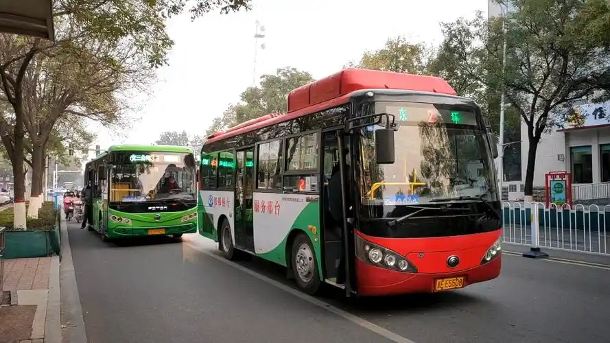 邢台公交2路车起步出站声音