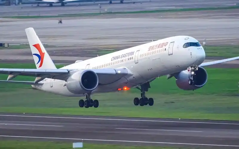 全都是空巴飞机!最大的是东航a350客机