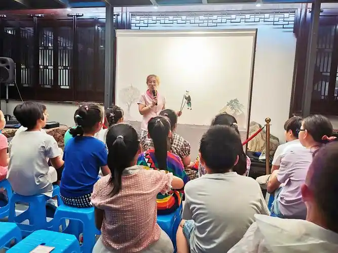 小顽童之皮影戏体验 平江实验小学一(10)班 周梧桐
