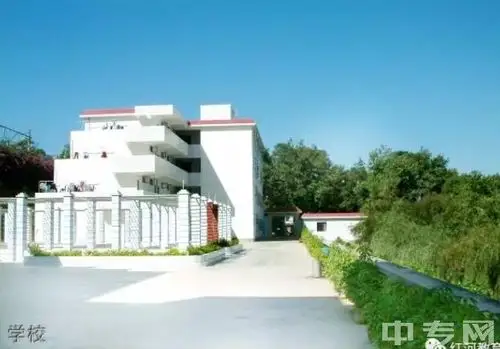 建水县第三中学校园图片,环境怎么样?