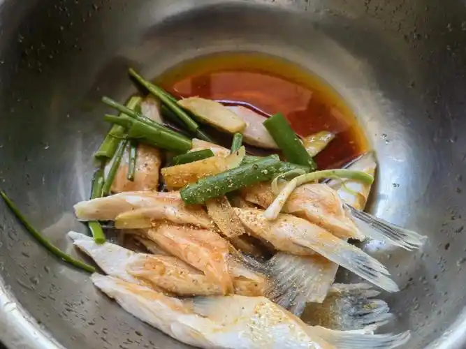 私房香煎三文鱼鱼鳍