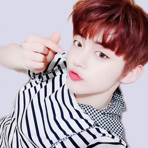 小哥哥帅气比心头像