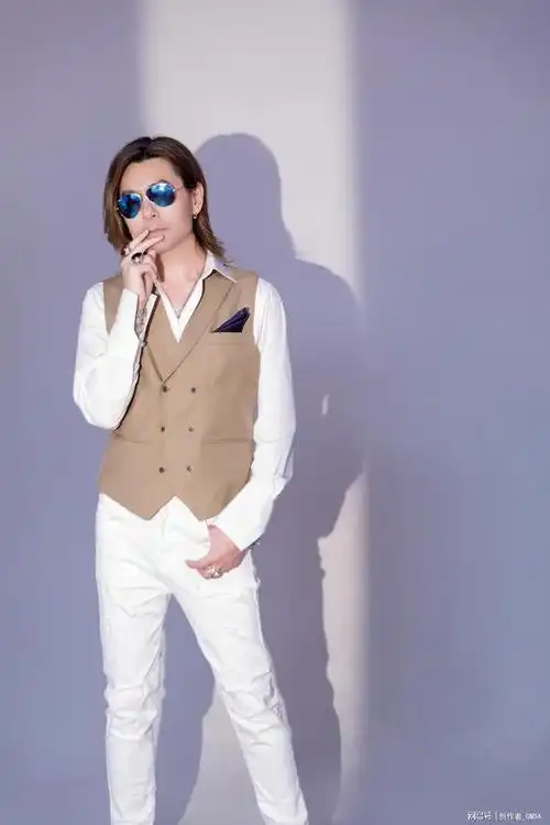 实力歌手李楠全网首发原创热单独自飞翔