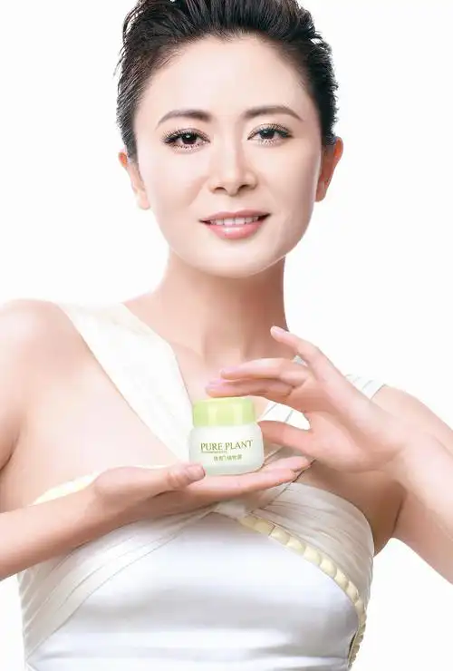 美丽女演员张恒