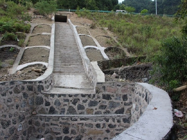 初探市政工程中跌水与急流槽的施工技术