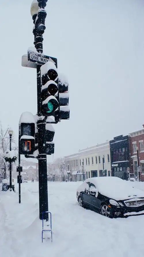 冬季城市雪景高清手机壁纸