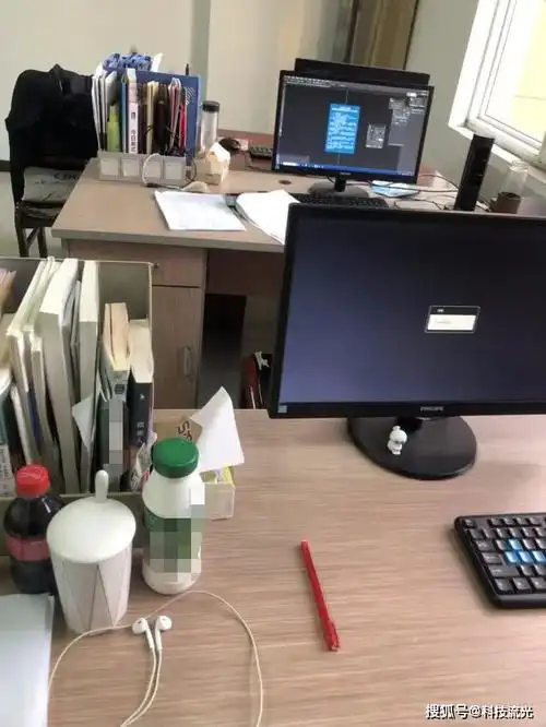 辅导员喊我去修电脑,修好给500维修费我没要,我做了一次雷锋!