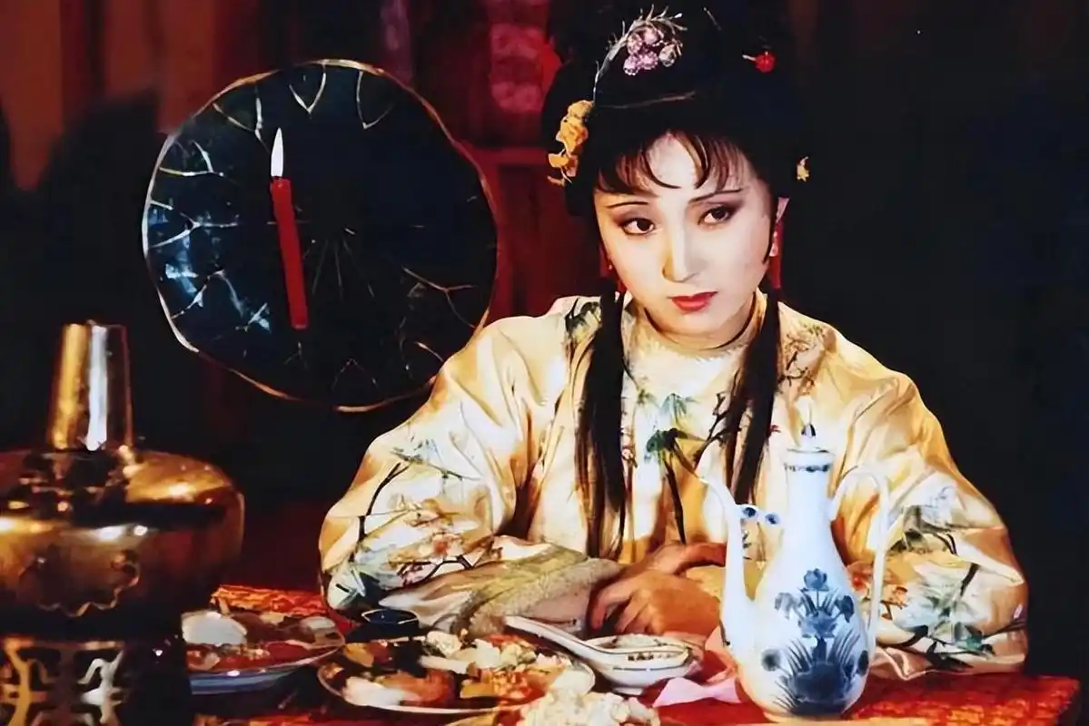 陈晓旭为什么要剃度出家(红楼梦女主陈晓旭出家原因揭秘)