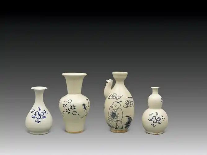 唐青花赏瓶一组