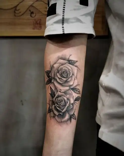 玫瑰纹身图片_手臂欧美写实纹身图案