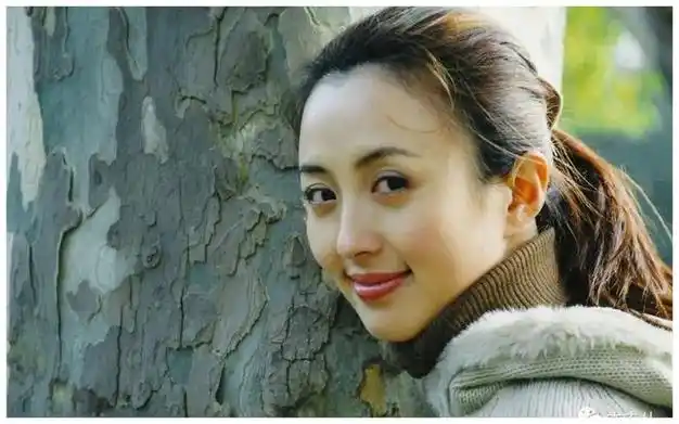 杨童舒:与老公相爱至今,我不是于和伟的老婆,老公是普通商人_网易订阅