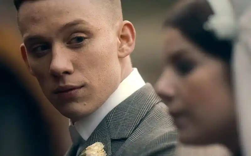 浴血黑帮约翰找什么掩体啊提枪就是钢