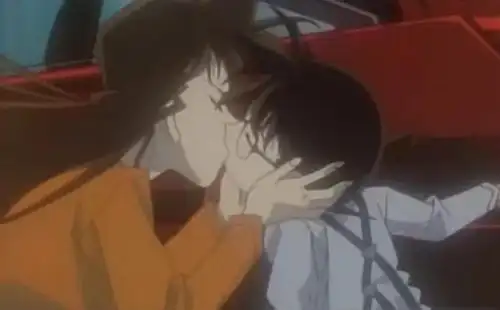 柯南的初吻给了壮汉第三吻给了小哀小兰我拿到是第几吻呢