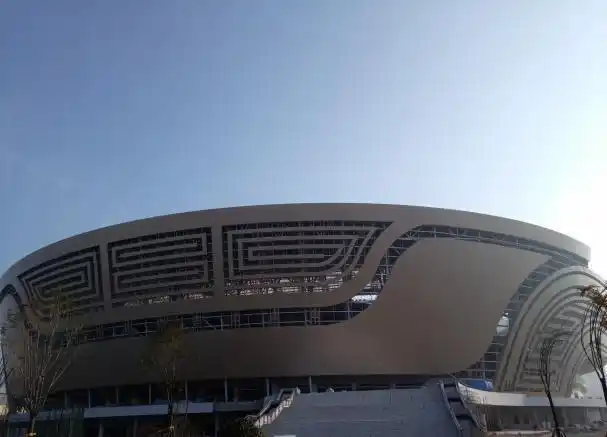 安阳文体中心体育场幕墙子分部工程顺利完工_腾讯新闻