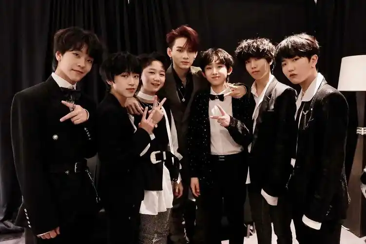 走进男团之boystory男故认人贴